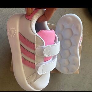 Adidas Kids Sneakers in Pink and White